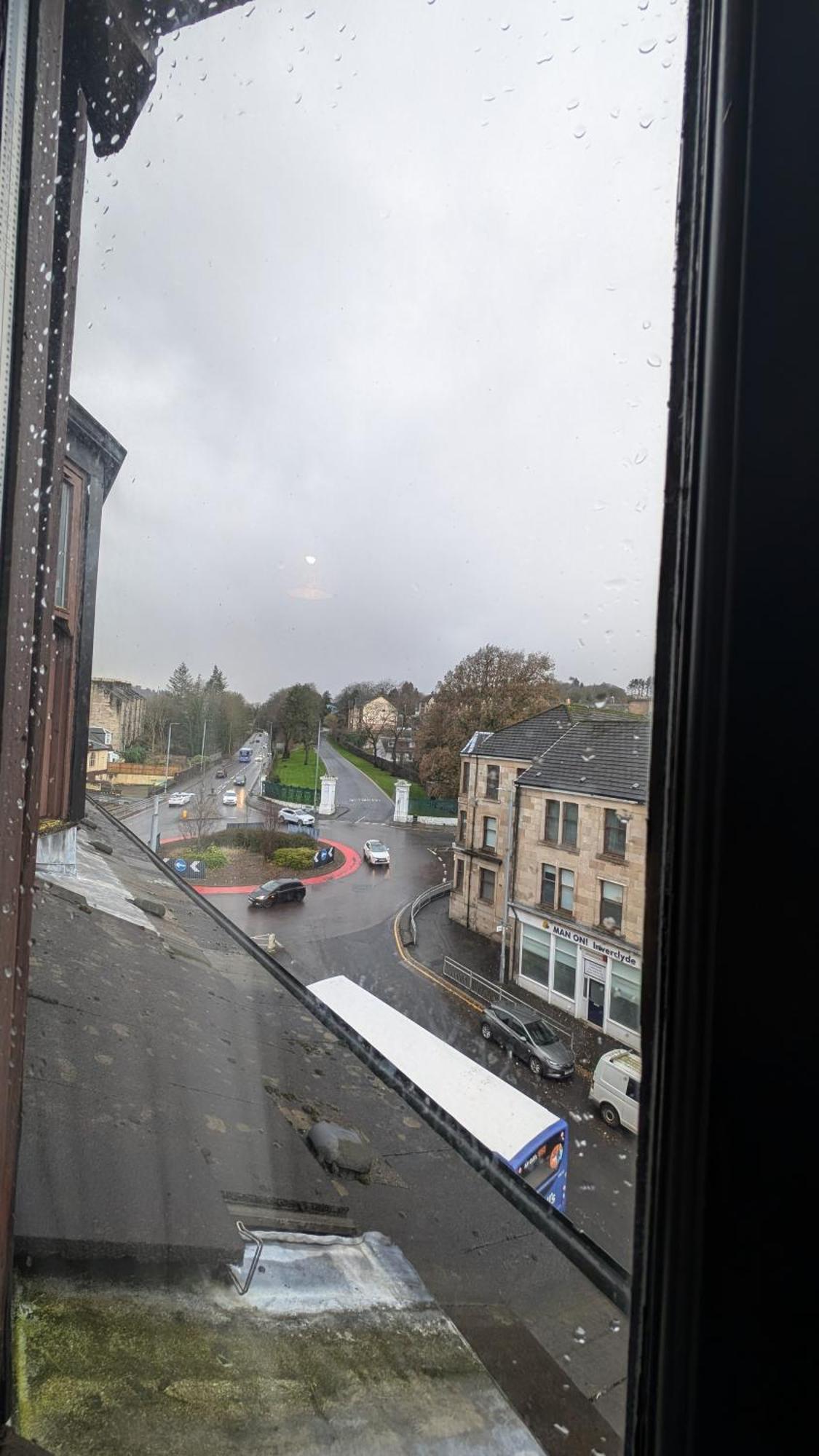 Lovely 2 Bedroom Apartment In Central Location Greenock Exterior photo